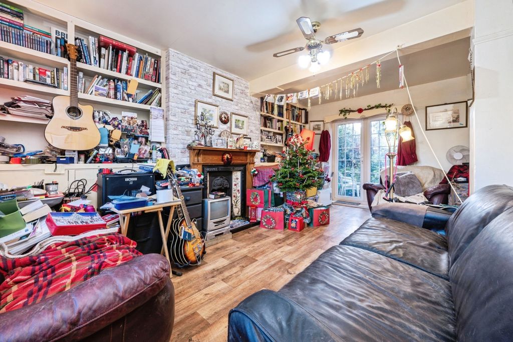 Property photo 2 of 20 Pbox-Img.Jpg