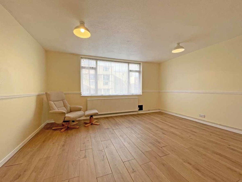 Property photo 2 of 13 Dieppe Close 12 Lounge 2.Jpg