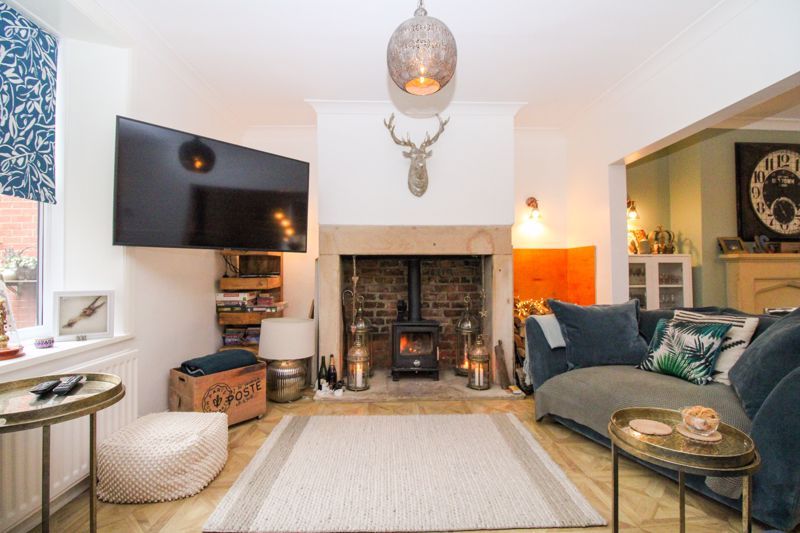 Property photo 1 of 19 Lounge