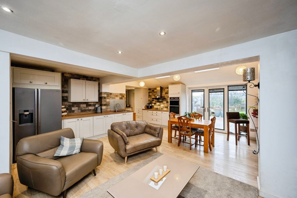 Property photo 2 of 20 Living Area