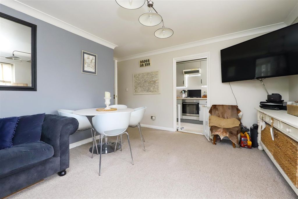 Property photo 3 of 10 Living / Dining Room