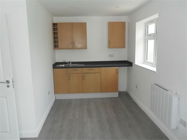 Property photo 1 of 8 Commercial Unit For Rent