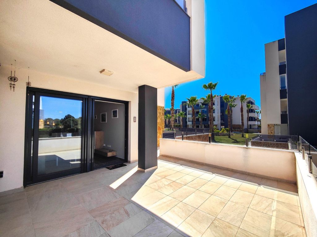 Property photo 2 of 40