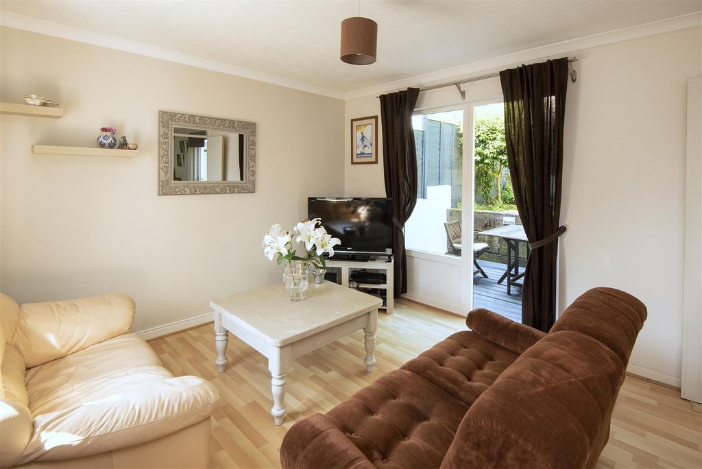 Property photo 3 of 12