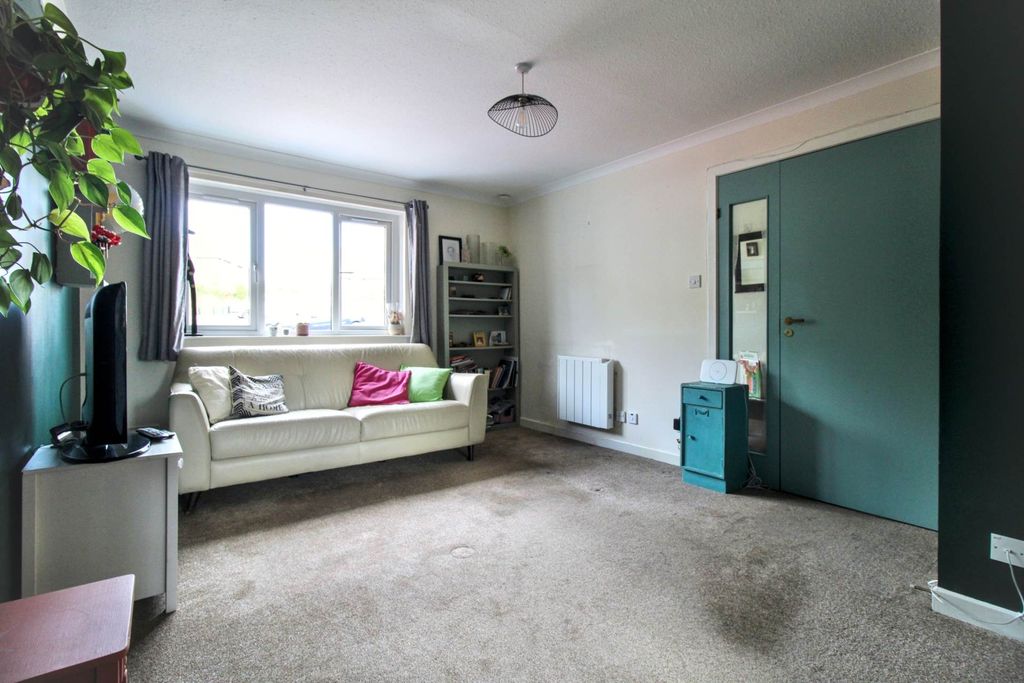 Property photo 3 of 10