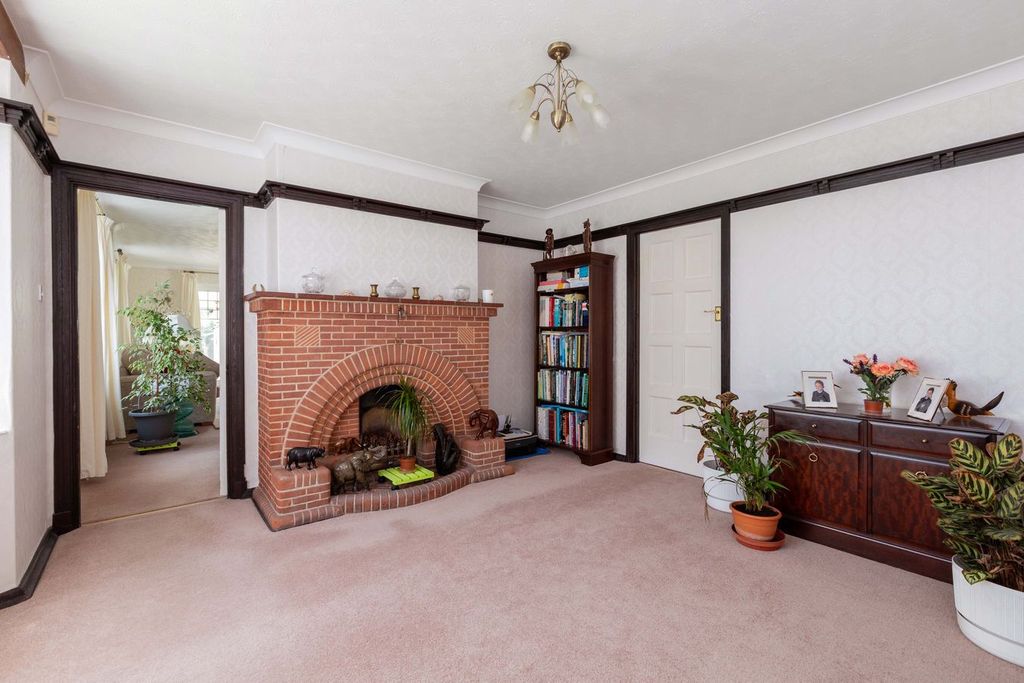 Property photo 3 of 23