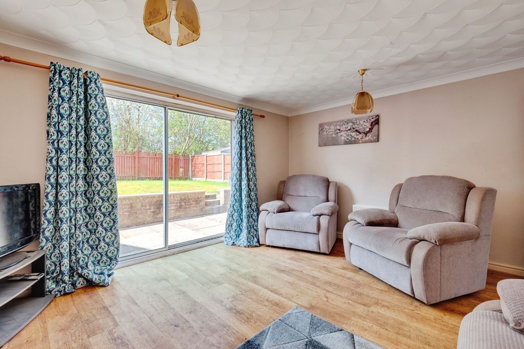 Property photo 3 of 19 Pbox-Img.Jpg