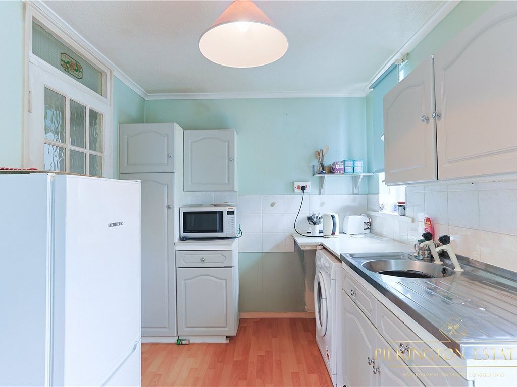 Property photo 3 of 6 4932242