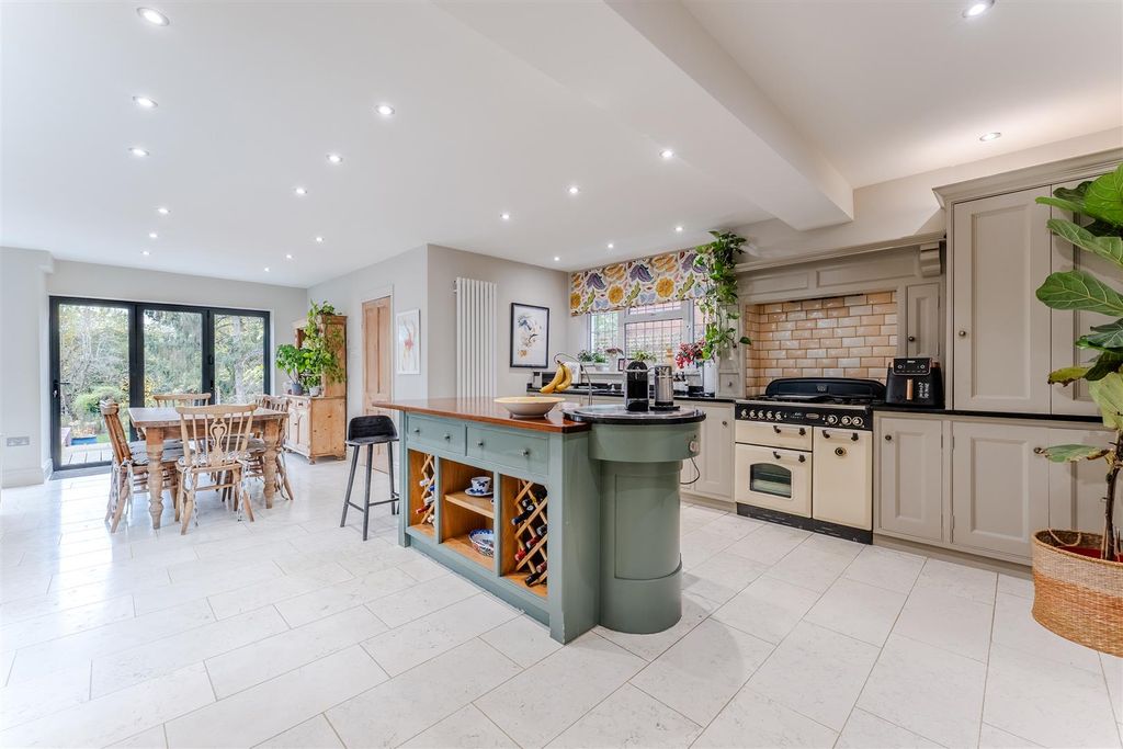 Property photo 3 of 63