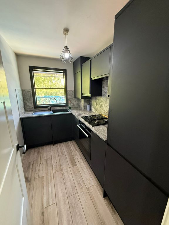 Property photo 1 of 5 1 Bed Flat To Rent Statham Grove, London N18