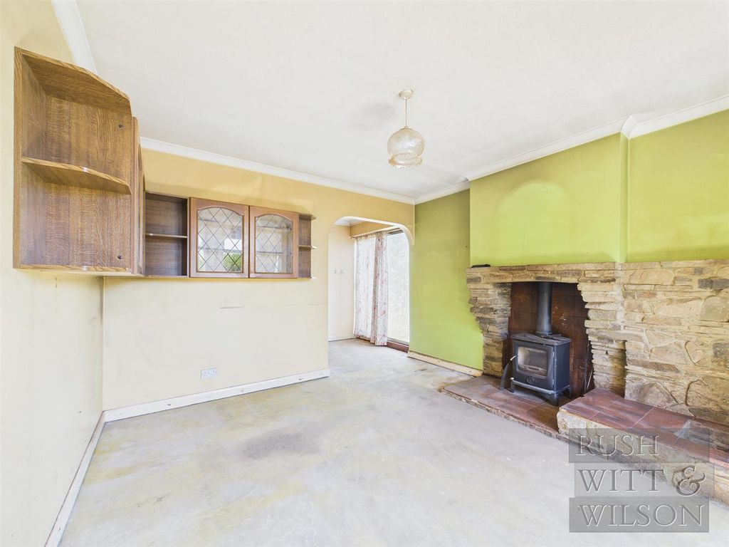 Property photo 3 of 34