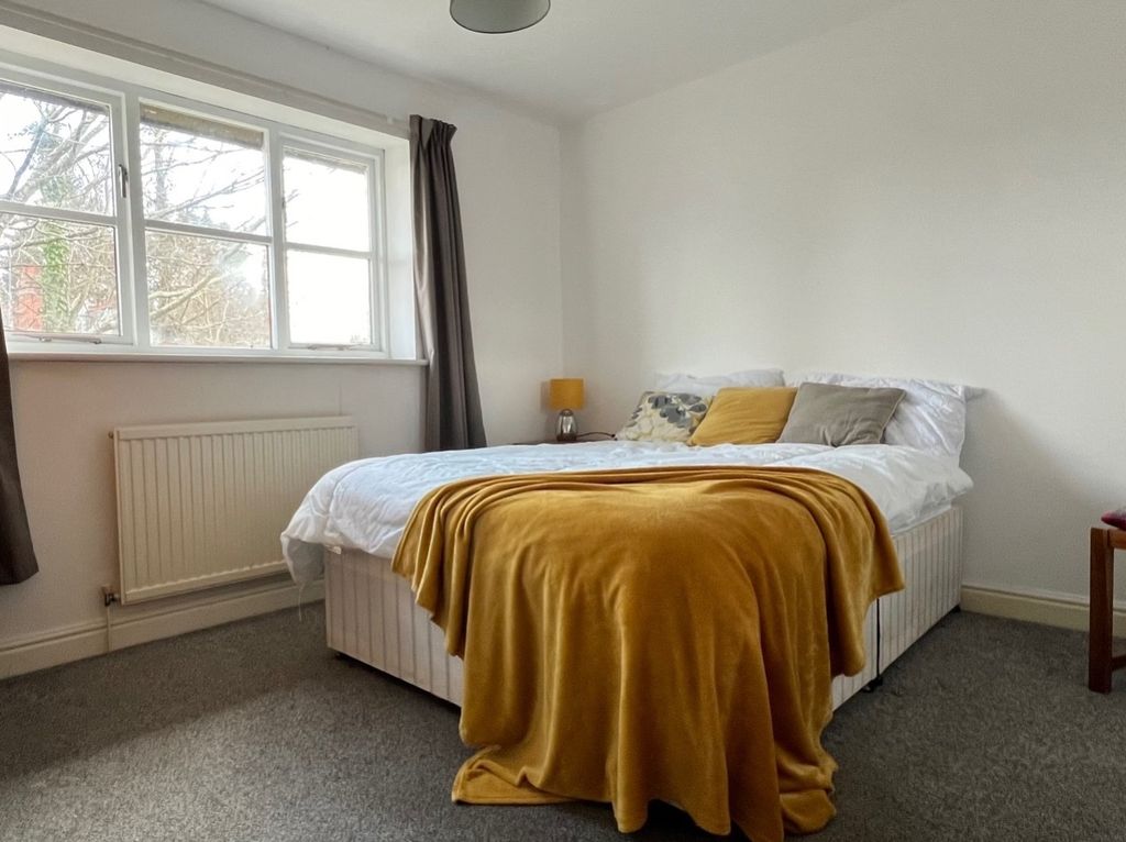 Property photo 1 of 11 Room 4 Main
