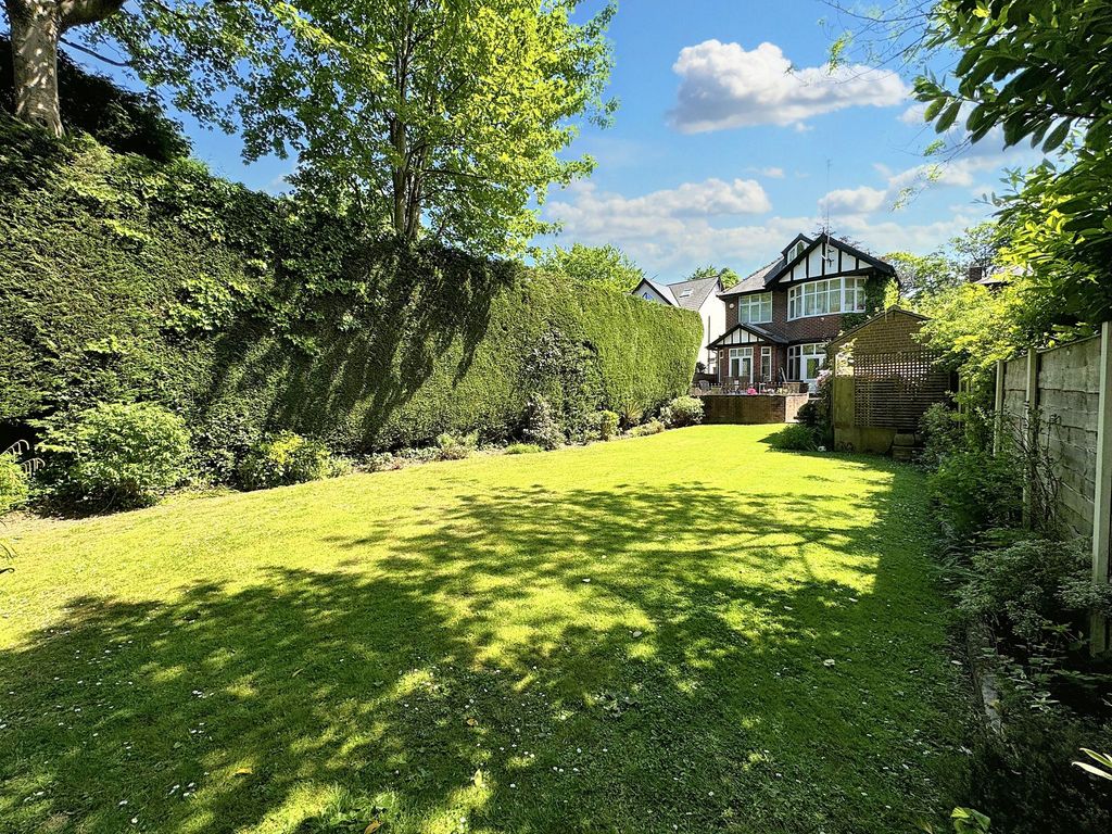 Property photo 2 of 40