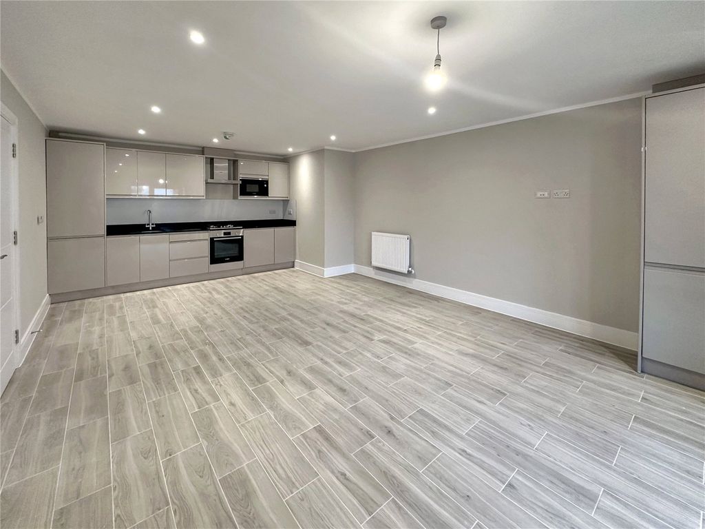 Property photo 2 of 10 Picture No. 03