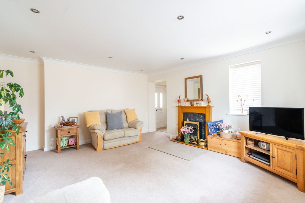 Property photo 3 of 15