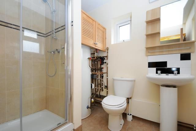 Property photo 1 of 8 Shower Room