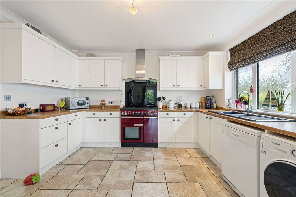 Property photo 3 of 24 Kitchen/Diner