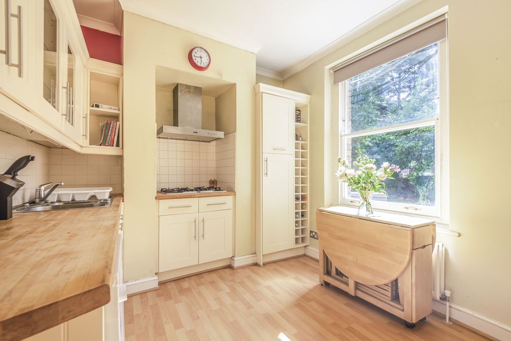 Property photo 1 of 8 3