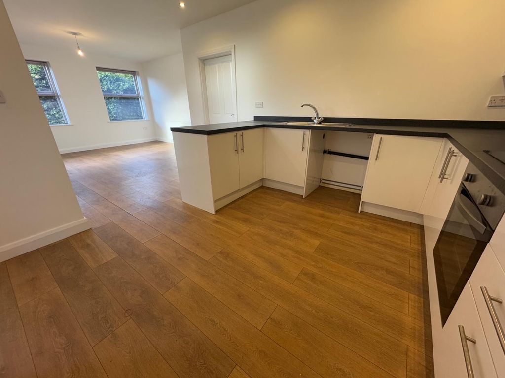 Property photo 2 of 16 Image