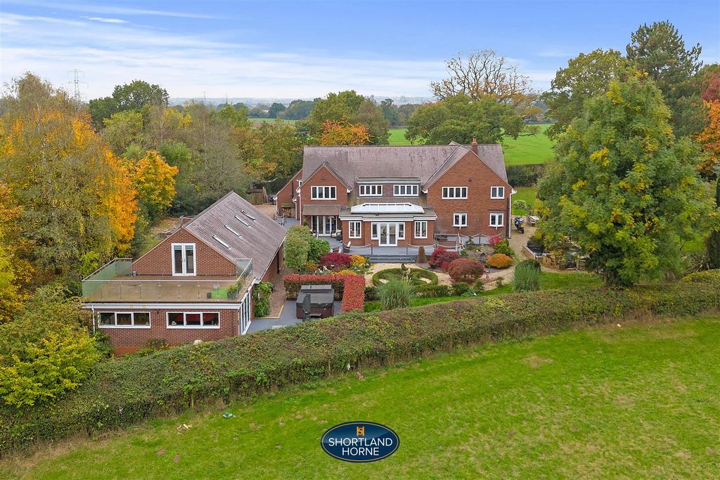 Property photo 3 of 84 Harvest Hill House (93 Of 123).Jpg