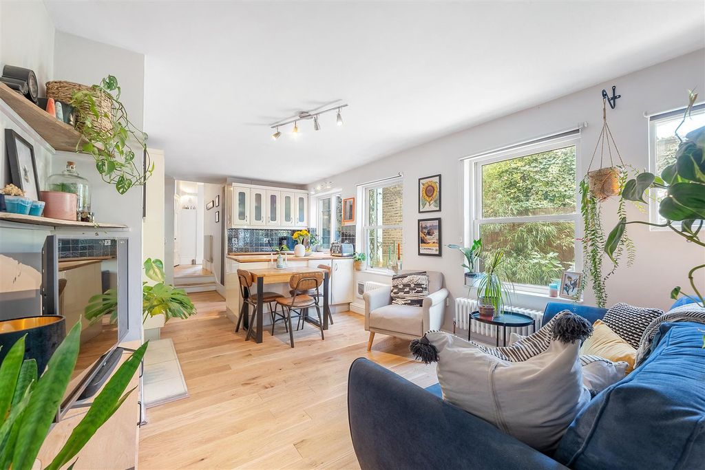 Property photo 2 of 13 Kingsmead Road, Sw2 3Jb4-Hdr.Jpg