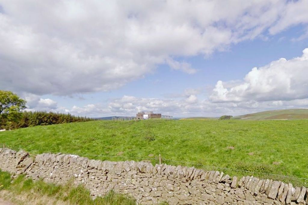 Property photo 1 of 2