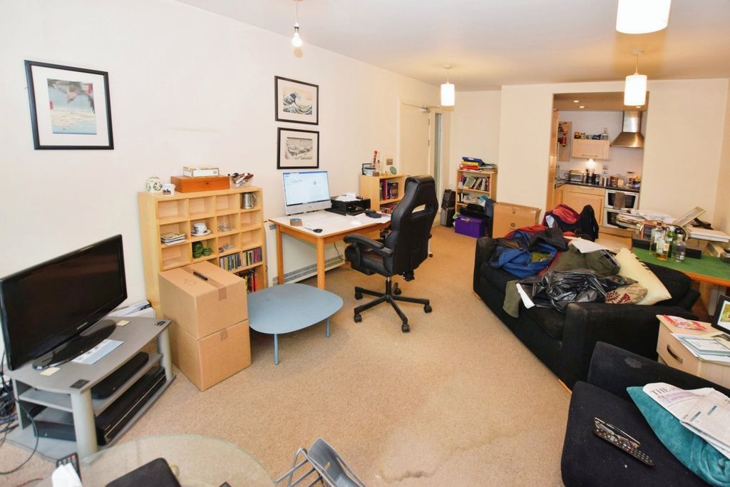 Property photo 3 of 16 Picture No. 12