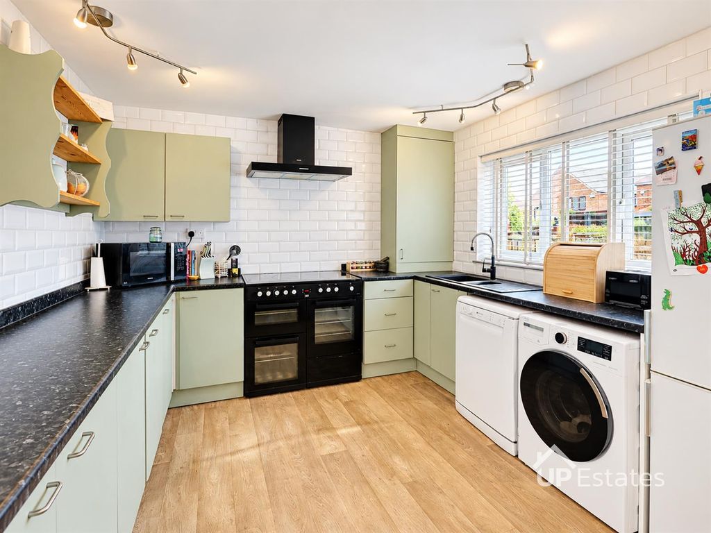 Property photo 2 of 15 Kitchen