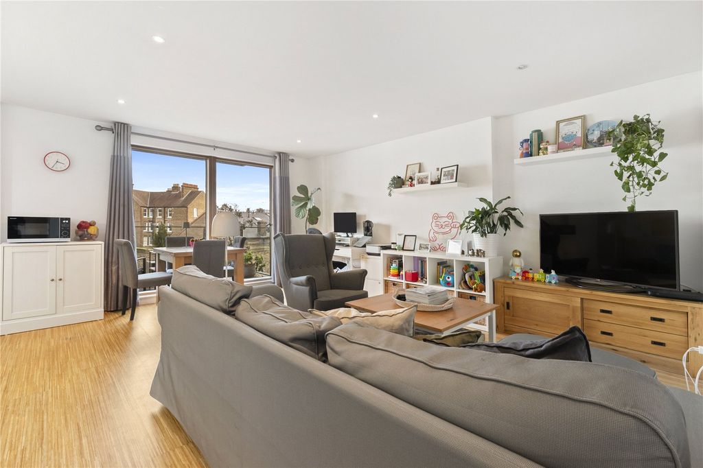 Property photo 2 of 15 Reception