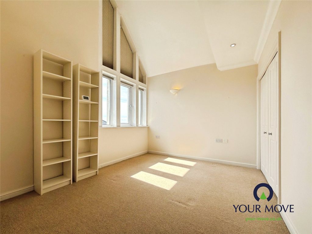 Property photo 3 of 8 Principal Bedroom