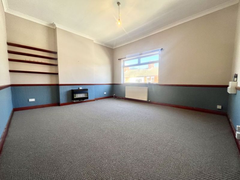 Property photo 3 of 7 Lounge