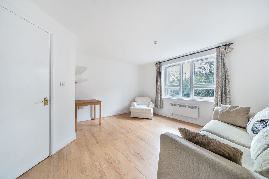 Property photo 2 of 9 1052709 (1)