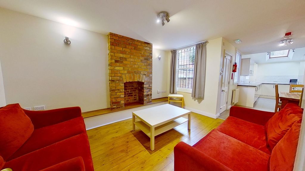 Property photo 2 of 9 Bright, Well-Presented Living Room With Wooden Flo...