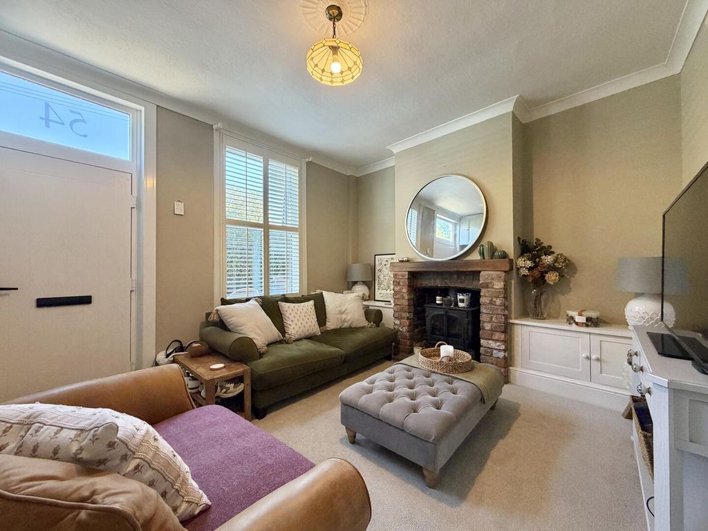 Property photo 3 of 14 Lounge