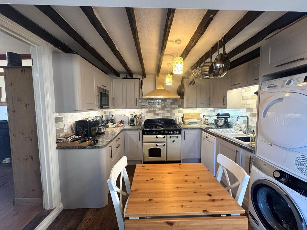 Property photo 2 of 29 Kitchen/Breakfast Room