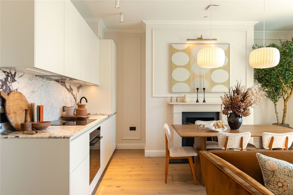 Property photo 3 of 14 Kitchen Area