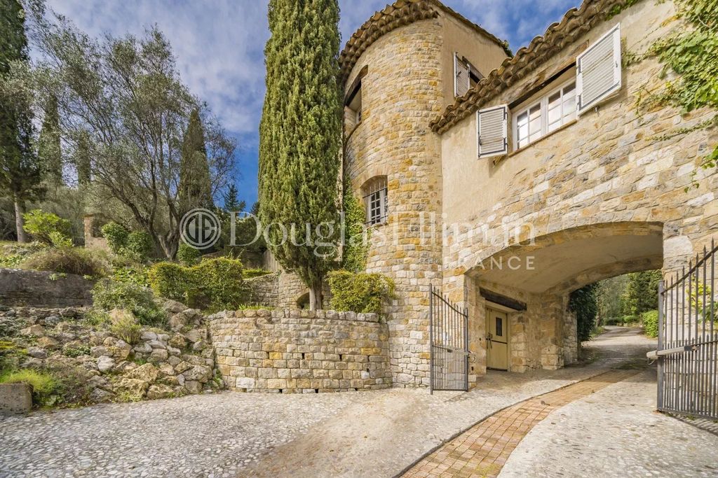 Property photo 3 of 11