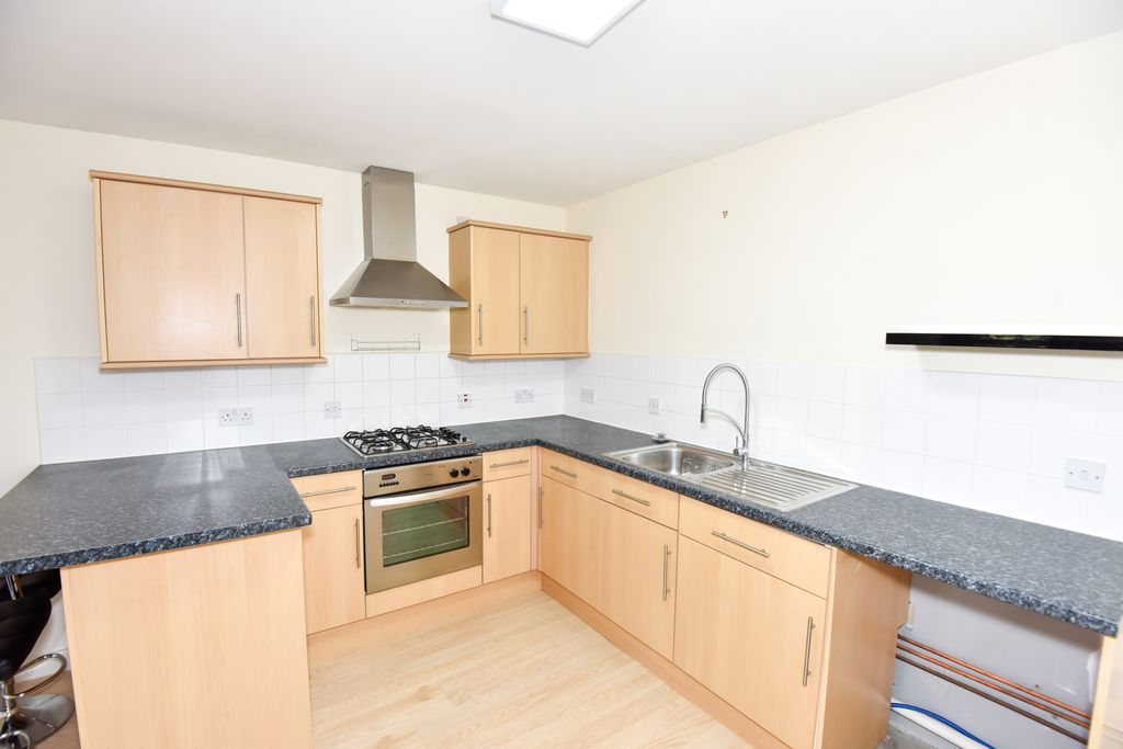 Property photo 3 of 7 Kitchen