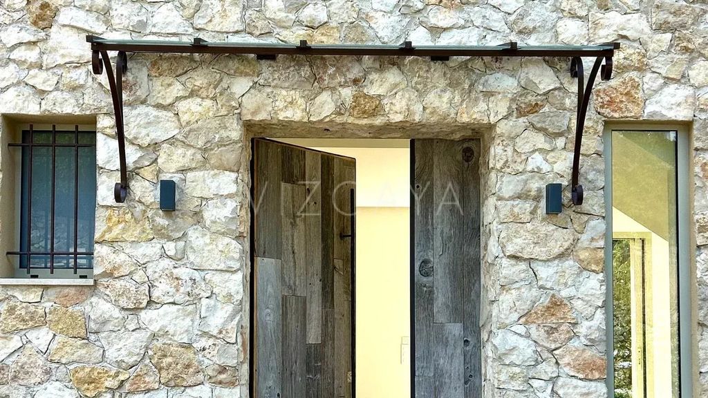 Property photo 3 of 25