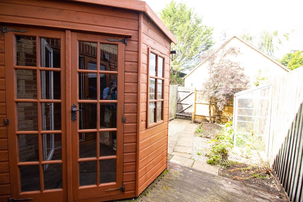 Property photo 3 of 11