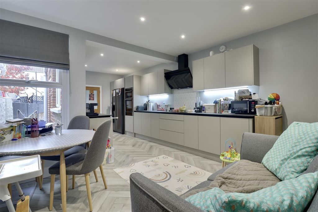 Property photo 3 of 15 Da105B4E-Bfd6-49Ac-Ba9C-A151Ae6Ed26E_1_201_A.Jpeg