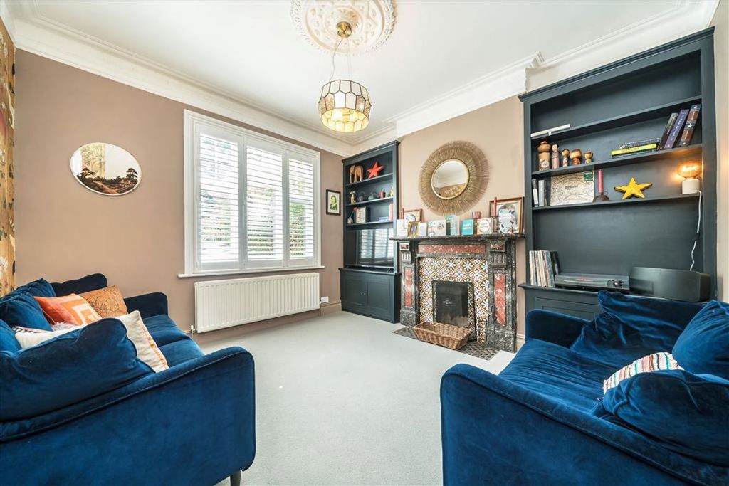 Property photo 2 of 12