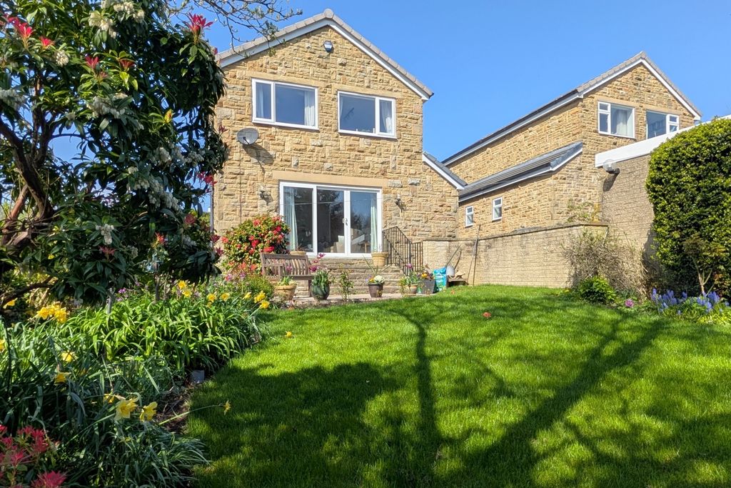 Property photo 2 of 21 Woodhead Ln Ewemove Brighouse Clifton (34)