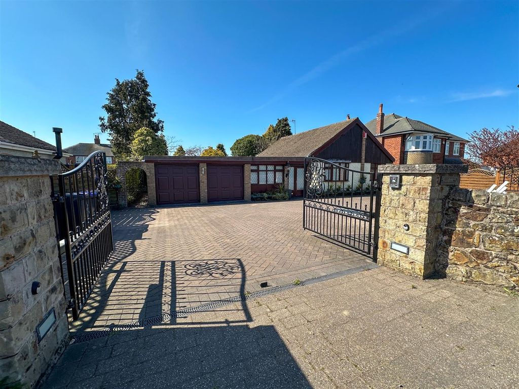 Property photo 2 of 29