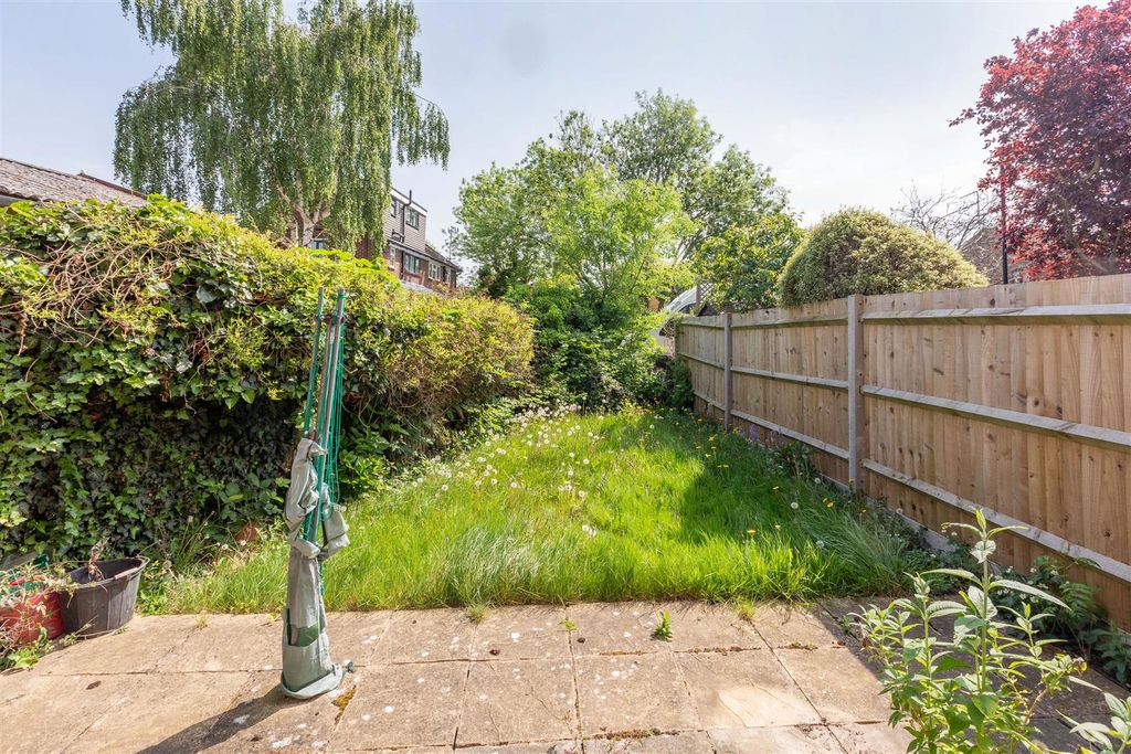 Property photo 3 of 13 3 Alders Close-1.Jpg