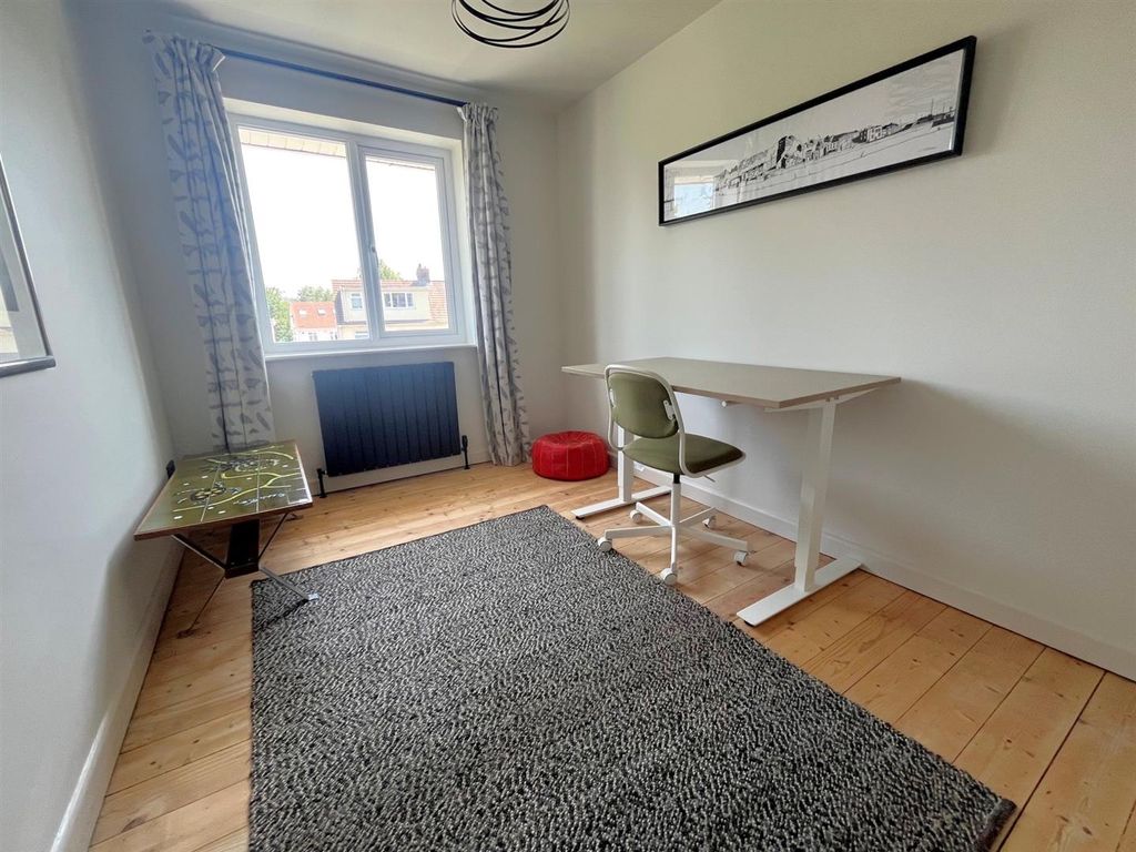 Additional image 18 of 4 bed semi-detached house for saleHutton Close, Westbury-On-Trym, Bristol BS9