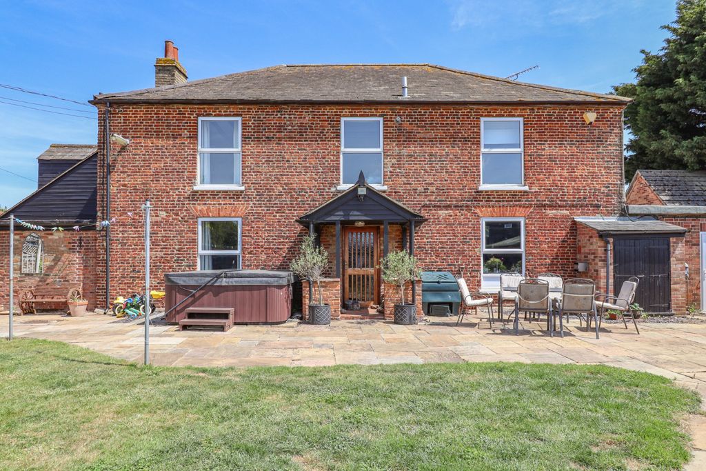 Property photo 3 of 46 4613905