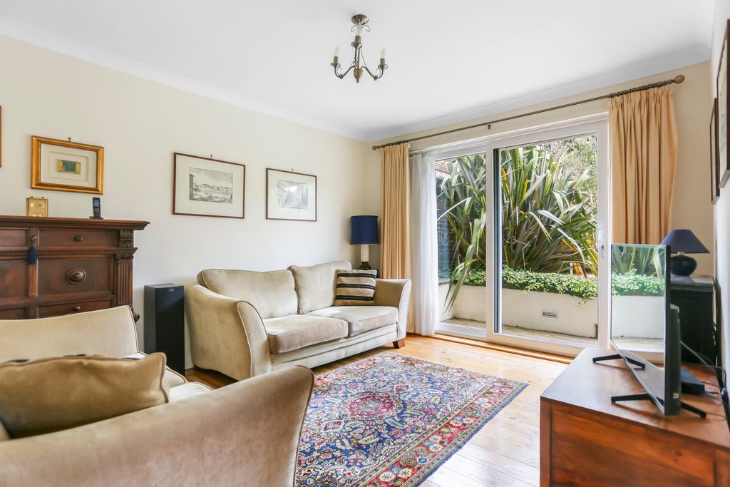Property photo 2 of 13 296A3717