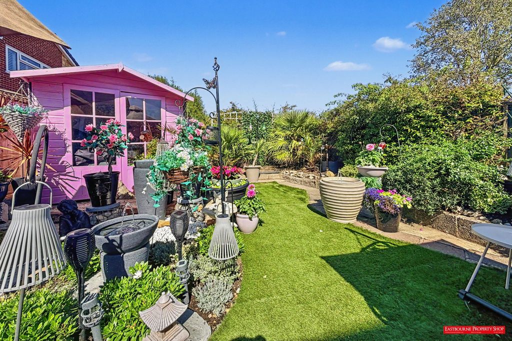 Property photo 2 of 25