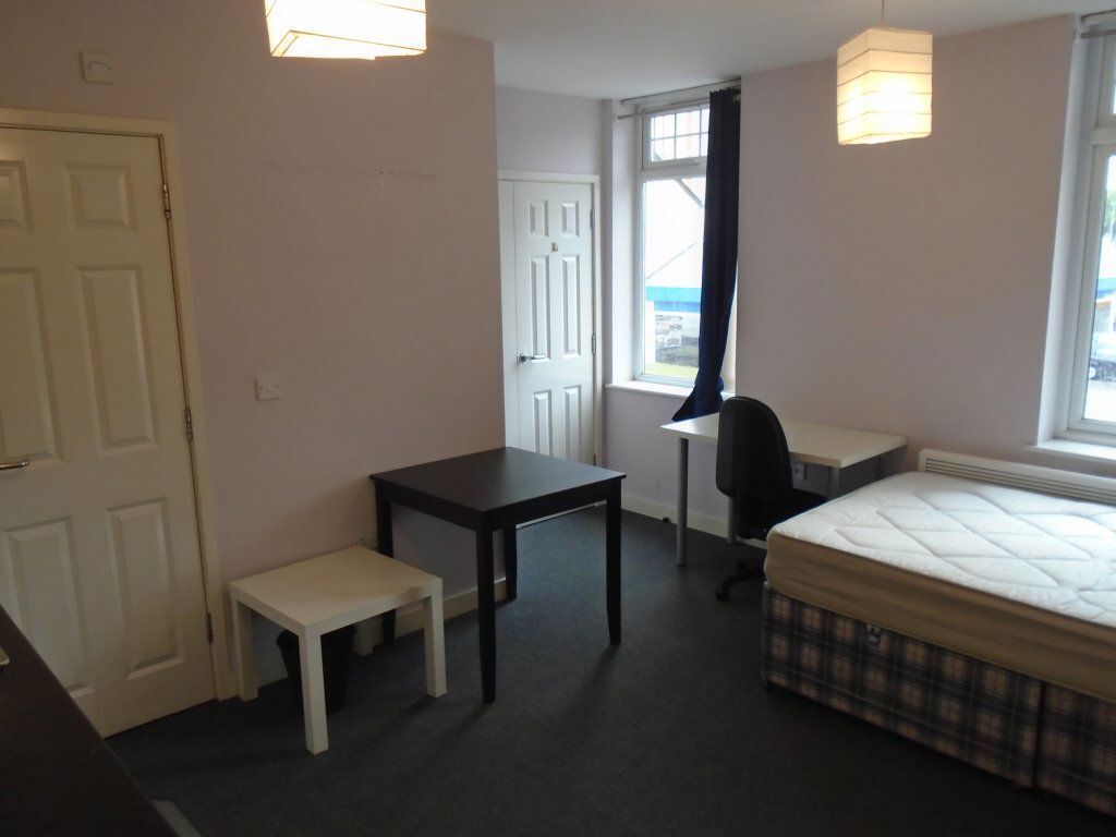 Property photo 2 of 6